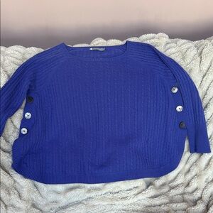 In Cashmere size Women's Blue Sweater - size medium- Beautiful. Worn once.
